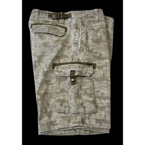 Roundtree & Yorke Mens 36x11 Green Cargo Camo Military Cotton Shorts Casual